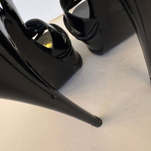 YSL Tribute Sandal in Blk Patent Leather - Picture 11 of 15